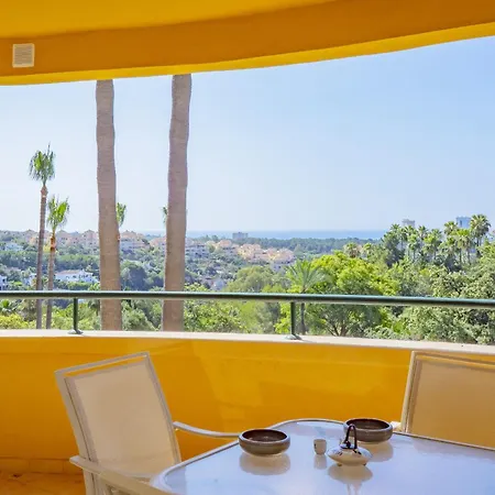Apartament Cubo's Boutique Elviria Hills Marbella