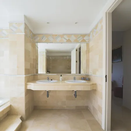 Cubo's Boutique Elviria Hills Apartament Marbella