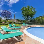 Cubo's Boutique Elviria Hills * Marbella