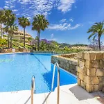 Cubo's Boutique Elviria Hills * Marbella