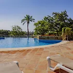 Cubo's Boutique Elviria Hills Lägenhet
