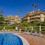 Cubo's Boutique Elviria Hills Marbella