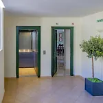 Lägenhet Cubo's Boutique Elviria Hills *