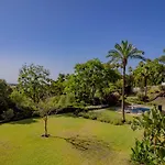Lägenhet Cubo's Boutique Elviria Hills