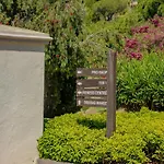 Cubo's Boutique Elviria Hills * Marbella