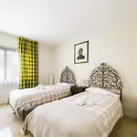 Cubo's Boutique Elviria Hills Lägenhet