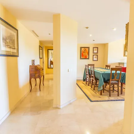 Cubo's Boutique Elviria Hills Apartment