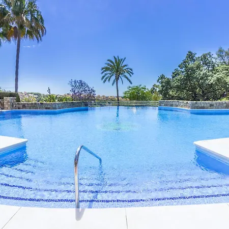 Apartment Cubo's Boutique Elviria Hills *