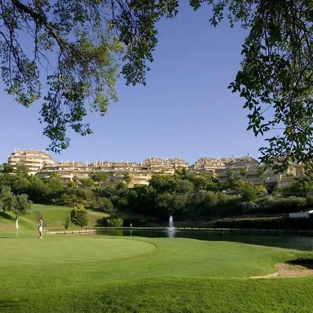 Apartment Cubo's Boutique Elviria Hills