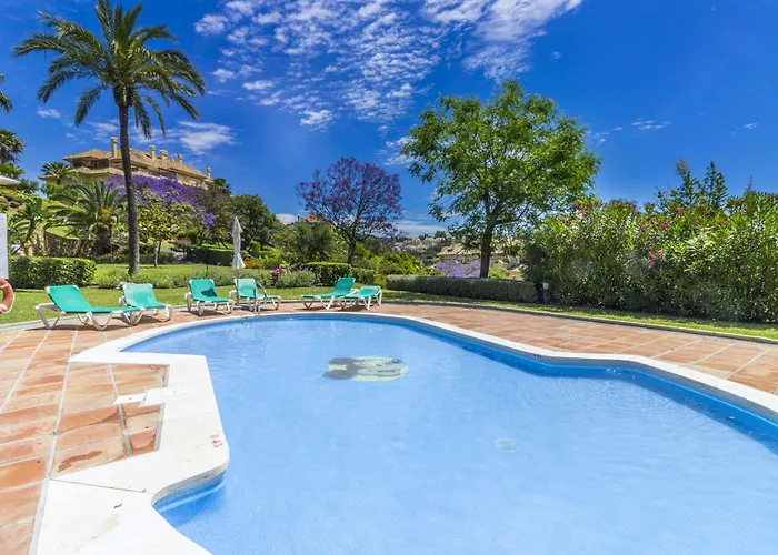 Cubo's Boutique Elviria Hills Apartament