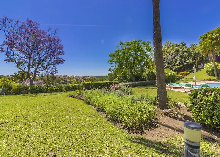 Apartament Cubo's Boutique Elviria Hills *