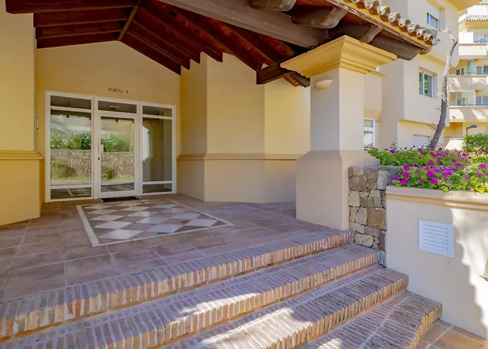 Cubo's Boutique Elviria Hills *