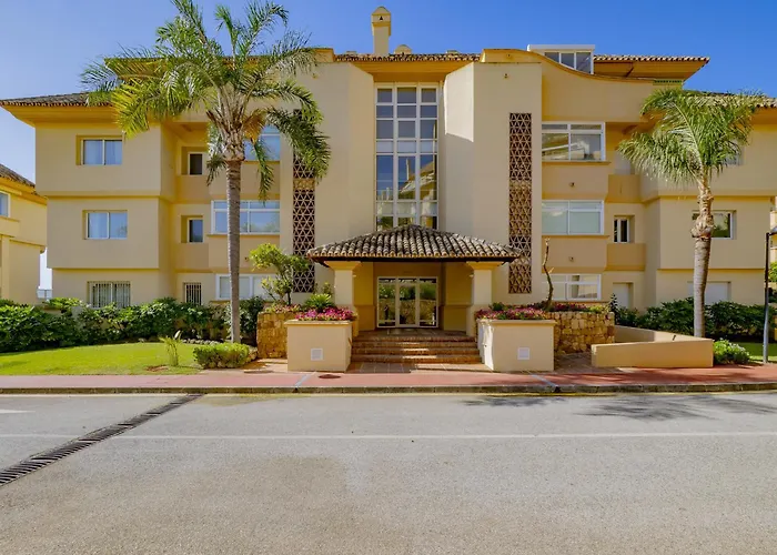 Cubo's Boutique Elviria Hills Apartament