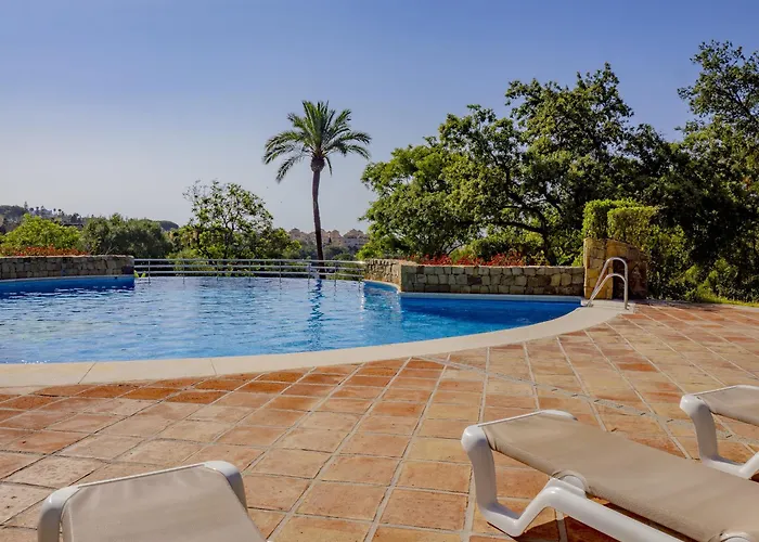 Cubo's Boutique Elviria Hills Apartament