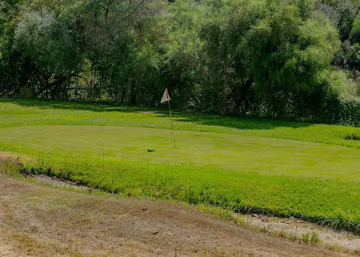 Cubo's Boutique Elviria Hills Apartament *