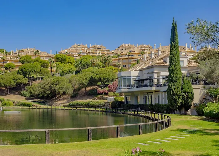 Cubo's Boutique Elviria Hills * Marbella