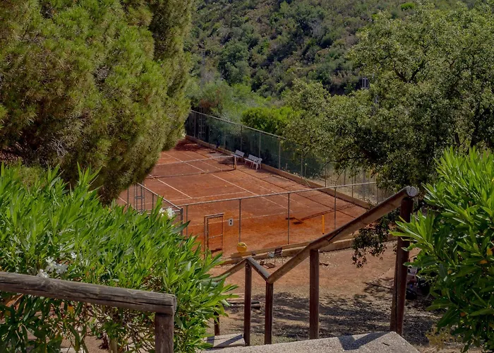 Cubo's Boutique Elviria Hills Marbella