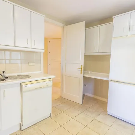 Cubo's Boutique Elviria Hills Apartmán