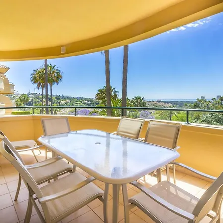 Cubo's Boutique Elviria Hills Апартаменти *