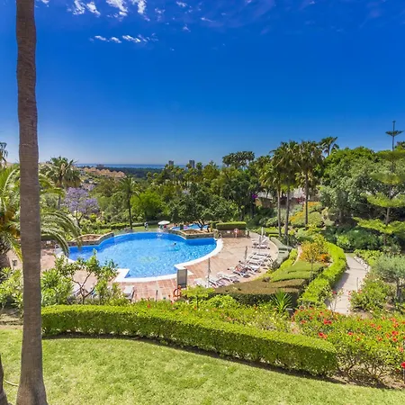 Cubo's Boutique Elviria Hills Апартаменти