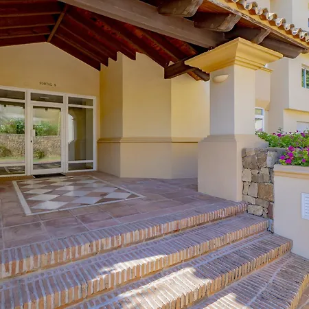 Cubo's Boutique Elviria Hills *