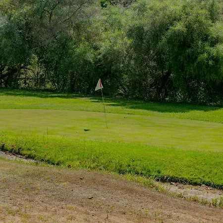 Cubo's Boutique Elviria Hills Apartmán *