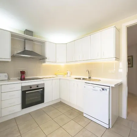 Cubo's Boutique Elviria Hills Марбелья