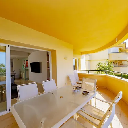 Апартаменти Cubo's Boutique Elviria Hills Марбелья