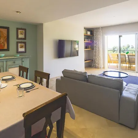 Cubo's Boutique Elviria Hills Апартаменти *