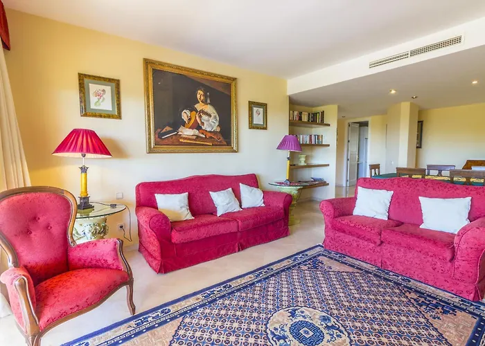 דירה Cubo's Boutique Elviria Hills מארבלה