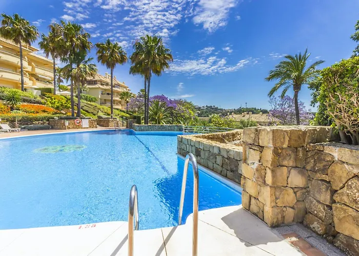 Cubo's Boutique Elviria Hills * מארבלה