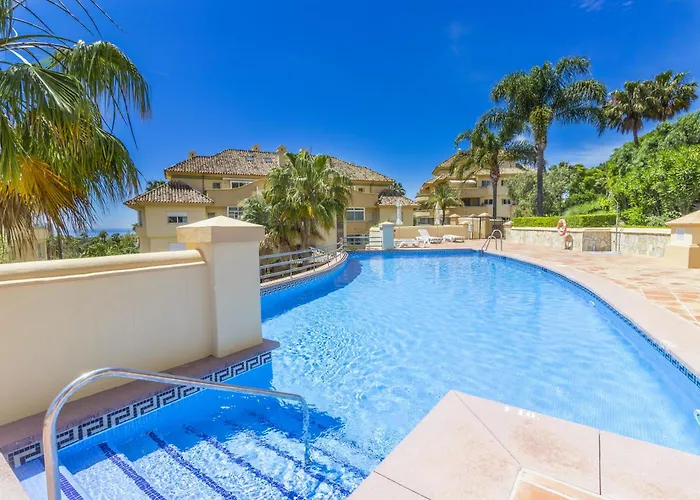 דירה Cubo's Boutique Elviria Hills מארבלה