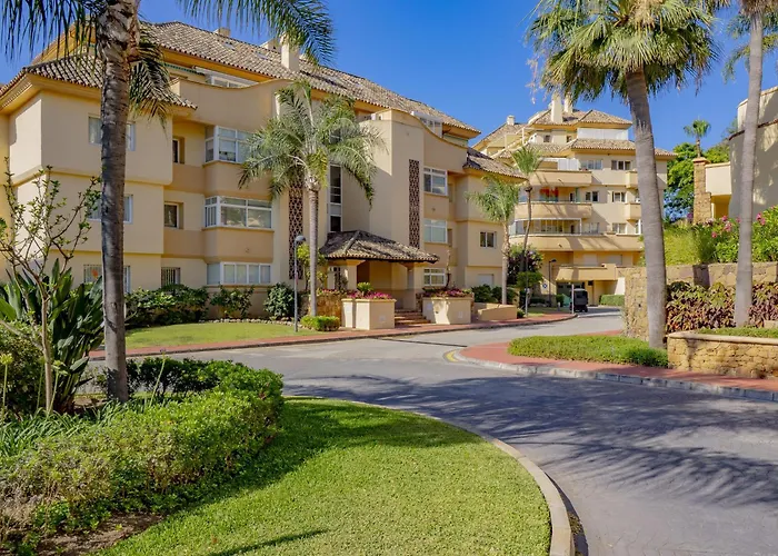 Cubo's Boutique Elviria Hills דירה *