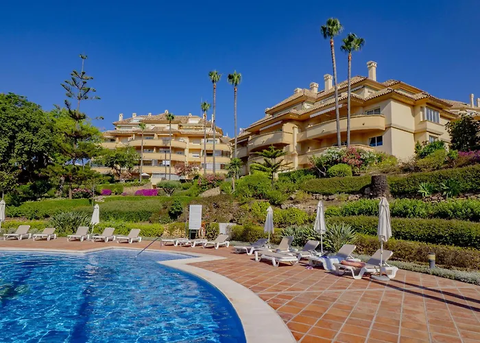 Cubo's Boutique Elviria Hills מארבלה