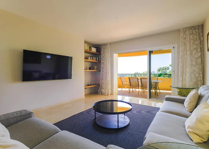 Cubo's Boutique Elviria Hills * מארבלה