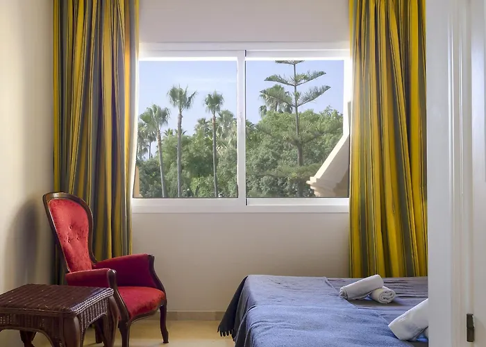 Cubo's Boutique Elviria Hills מארבלה