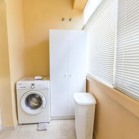 Cubo's Boutique Elviria Hills *