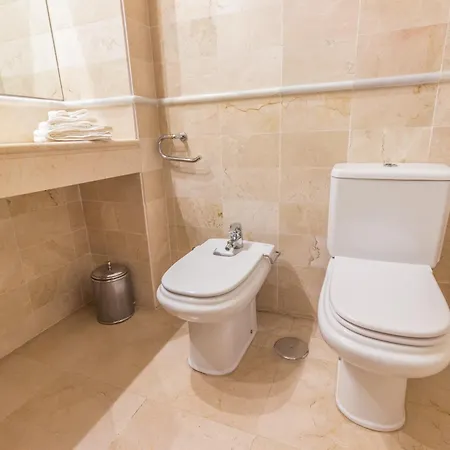 Cubo's Boutique Elviria Hills Marbella