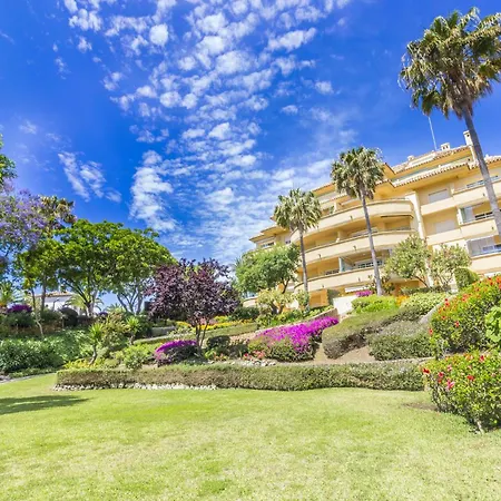 Apartment Cubo's Boutique Elviria Hills *