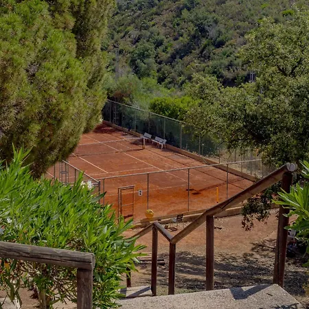 Cubo's Boutique Elviria Hills Marbella