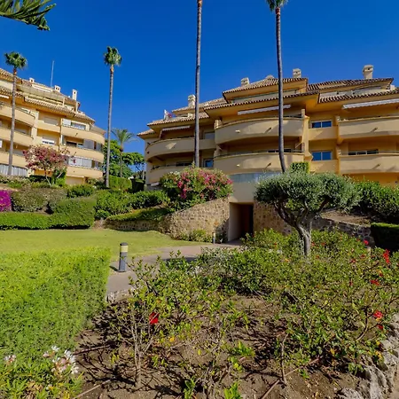 Cubo's Boutique Elviria Hills Apartment Marbella