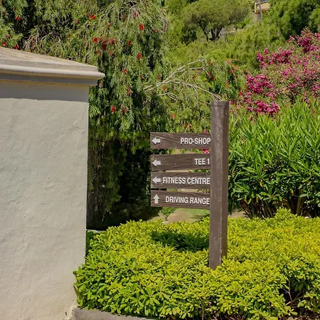 Cubo's Boutique Elviria Hills * Marbella