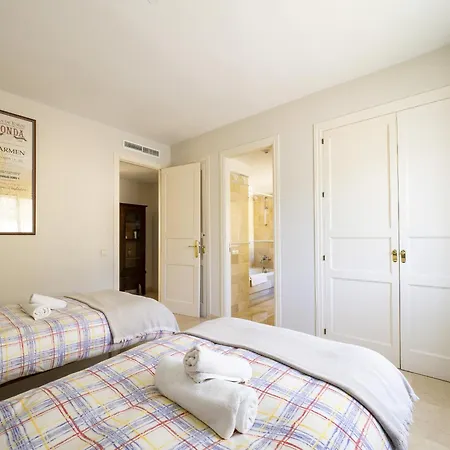 Cubo's Boutique Elviria Hills Marbella