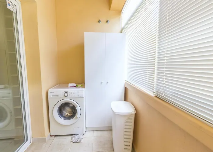 Cubo's Boutique Elviria Hills *