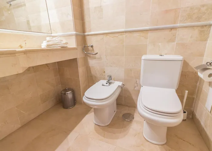 Cubo's Boutique Elviria Hills マルベーリャ