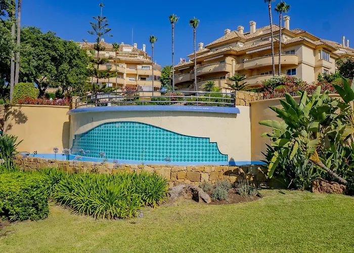 Cubo's Boutique Elviria Hills アパート