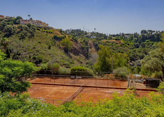 アパート Cubo's Boutique Elviria Hills マルベーリャ