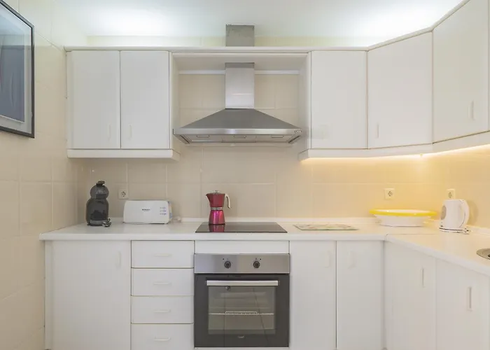 Cubo's Boutique Elviria Hills * マルベーリャ