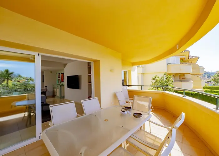 アパート Cubo's Boutique Elviria Hills マルベーリャ