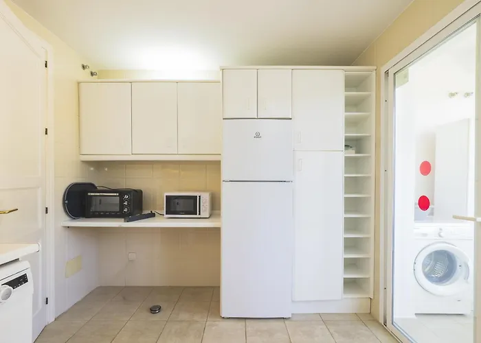 Cubo's Boutique Elviria Hills